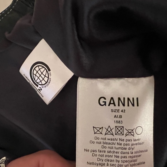 Leather Ganni high waisted shorts - Picture 3 of 4